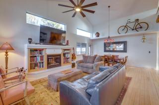 Game Room and Patios Home 2 Mi to Dtwn Flagstaff - 0