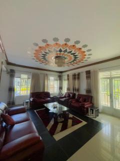 Castle size home for rent, Room or more - 9