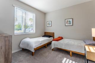 Daytona 2BR | Pool + Free Parking, Pets - 6