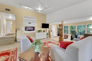 Orlando 3BR | Hot Tub + Parking + Pets - 9