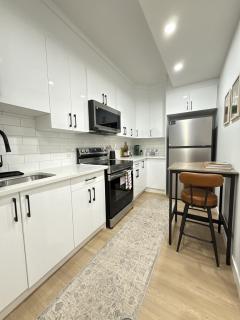 Private 2BR Lake Suite - Chestermere - Sleeps 6 - 5