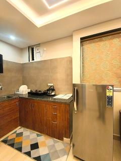 An Exquisite New Luxury One Bedroom Penthouse - 7