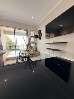 Sandton Grand 2-Bed at Middle 3 - 9