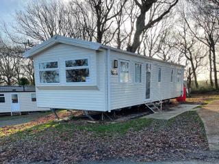 Stylish large static caravan gold rated 3BR Slp 8 - 0