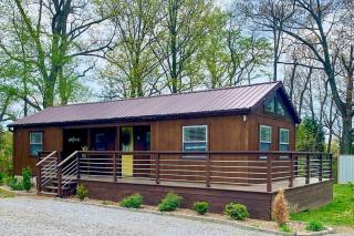 Group Getaway 3 Modern Cabins by Lake of Egypt - 4