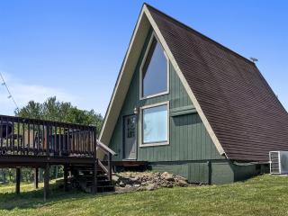 2BR A-Frame Cabin w Hot Tub Near Wine Trail - 3