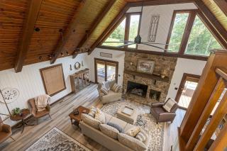 Country Chateau w Hot Tub Near Wine Trail - 9