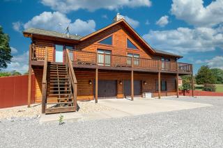 Luxury 4BR Log Cabin Near SIU & Wine Trail - 2