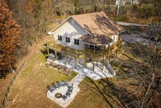 3BR Ridge Home Hot Tub, Firepit & Valley Views - 0