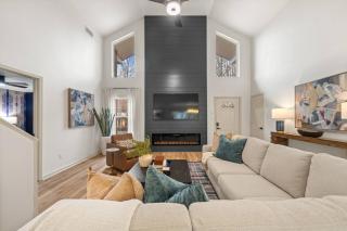 Cape Hamilton | Game Room, Hot Tub, Lakefront - 9