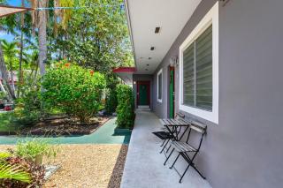 1BR Studio Parking, BBQ, Garden In Hollywood - 4