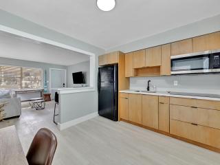 North Hollywood Beach 1BR | Walk to Ocean - 3