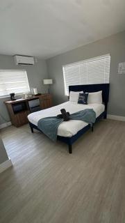 Charming 1BR Escape Near Hollywood & Dania - 2