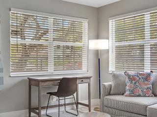 Hollywood Beach 1BR Getaway | WiFi + AC - Dania Beach - 3