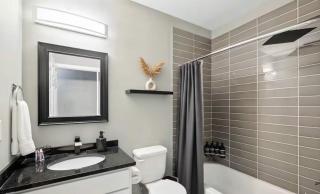 Lavish 3Bed 3Bath Condo in Uptown - 3