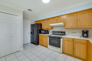 11 Mi to Dtwn Dallas Charming Home with Deck and Yard - 1