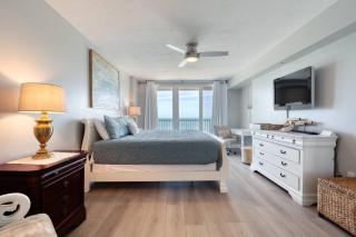 Salty Oceanfront Luxury Condo Pools, Hot Tubs - 7