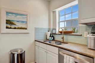 Breathe Inn 2 2BR Retreat Heated Pool Free Golf Cart - 4