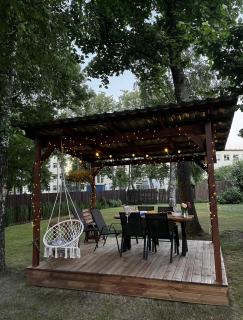 Cozy, modern home with yard near airport &shopping - 9