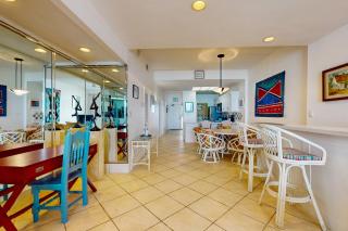 2BR Penthouse Paradise with Front-Row Gulf Views - 4