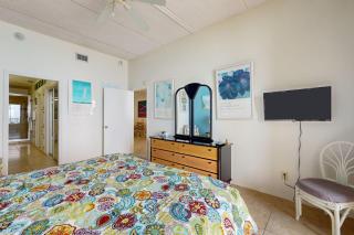 2BR Penthouse Paradise with Front-Row Gulf Views - 1