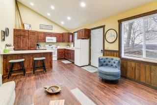 Stunning Views! Table Rock Lake Cabin Near Marina - 9