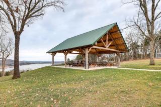 Stunning Views! Table Rock Lake Cabin Near Marina - 7