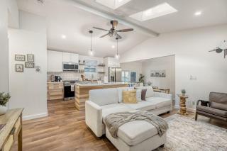 Texas Ranch Retreat - Fun Backyard and Firepit - 5