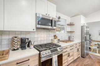 Texas Ranch Retreat - Fun Backyard and Firepit - 6