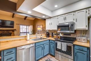 Luxe White Mountain Condo Addtl Rental On-Site - 4