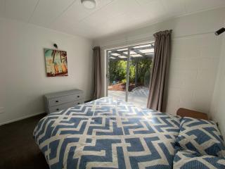 The Rock House, Patons Rock - 1