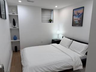 Studio 8848 - Sleeps 8 - 9
