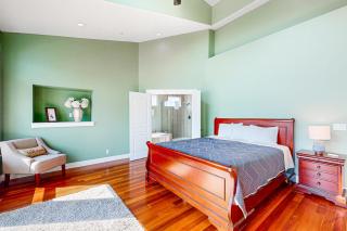 Beautiful Lakefront Custom - 2