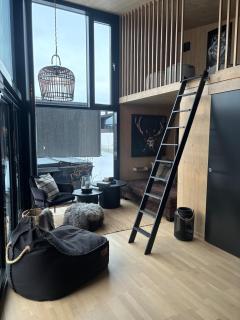 Get-away by the beach! With jacuzzi, 2 bedrooms - 7