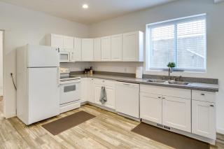 Stunning Peak Views Near Utah Lake! Cozy Getaway - 6