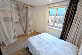 Apt 14 au 3ème étage, un superbe T2 bis d'environ 60m2, climatisé et entièrement équipé avec une terrasse privée, dans un immeuble authentique du 18 ème siècle - 0