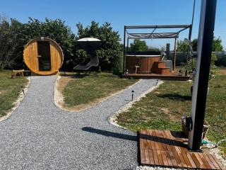 Apartments with swimming pool Sisak, Moslavina - 22670 - 2