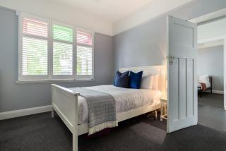 Bright Hillside Home in South Launceston - 4