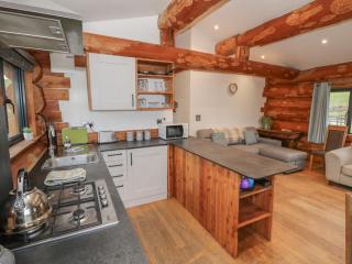 Cedar Cabin at Salford Court Farm Fishing Cabins - 2