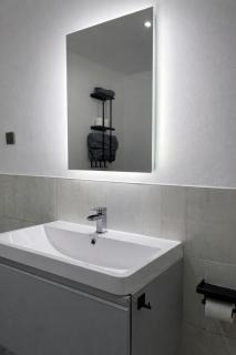 Modern Premium 2 Bedroom Home in Kent - 1