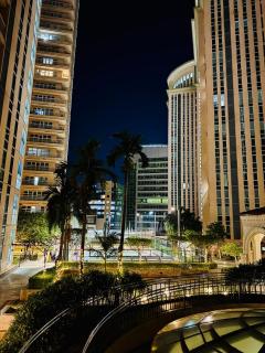 Cozy unit with balcony Netflix walk to Venice Mall - 2
