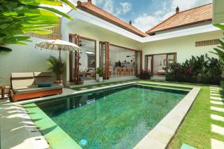 Tuntas Estate - 3 Bedroom Villas with Pools - Central Seminyak - 2
