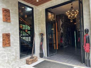 La Luma Café, Cabins, and Hotel - 5