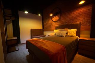 Luxury Industrial Vault, Wifi, Washer & Dryer, 5 rooms - 9