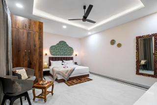 The Neeraj Ganga Rani Mahal - 7