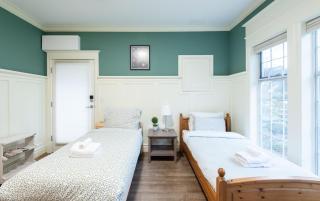 3-Bed 1-Bath Ground-Level Private Suite in Burnaby - 4