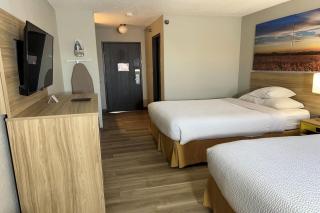 Days Inn by Wyndham Salina I-70 - 1