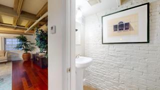 Tri-level, Skylighted, Faneuil HallQuincy Market - 7