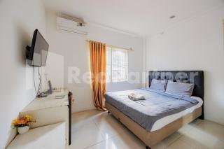 Jo Inn RedPartner - 0