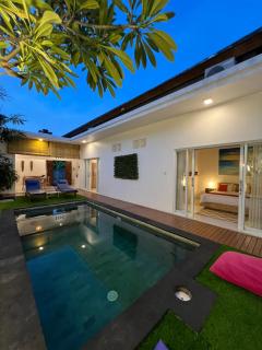 Villa A La Cool Seminyak - 8